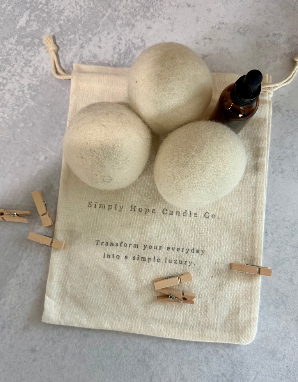Laundry Essentials Gift Set | 3 Wool Dryer Balls + Linen Drops | Natural Wool Dryer Balls | Luxury Laundry Care | White Tea | Simply Hope